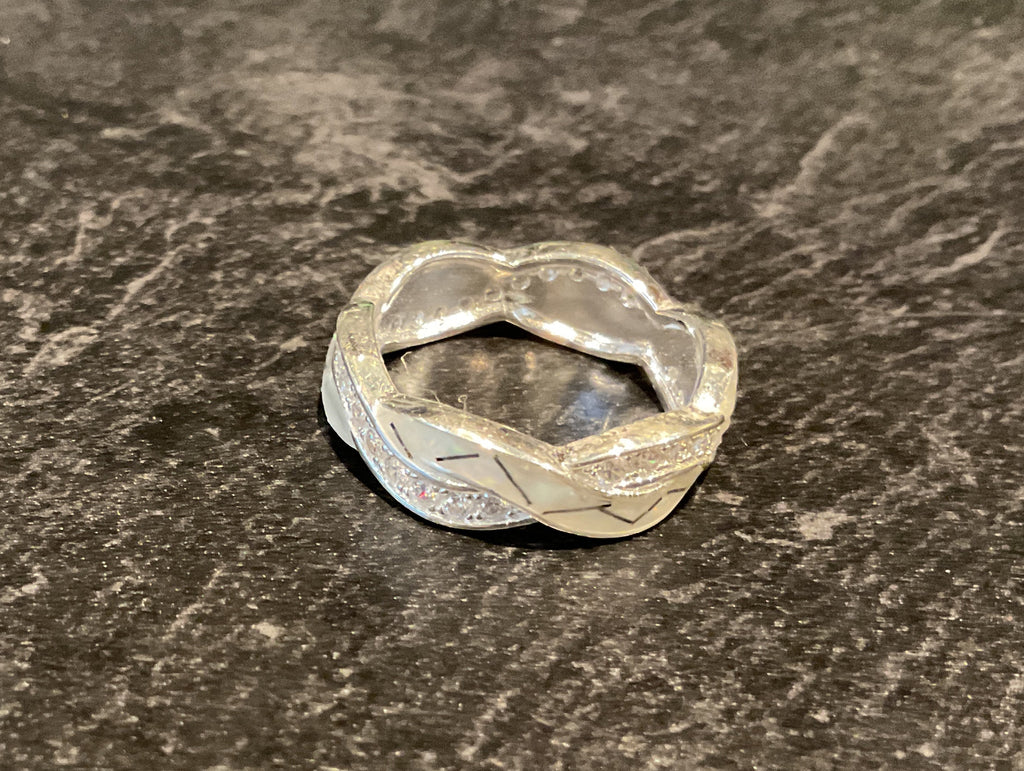 Solid Silver Entwinned Ring with Horse Hair, Fur and Ashes