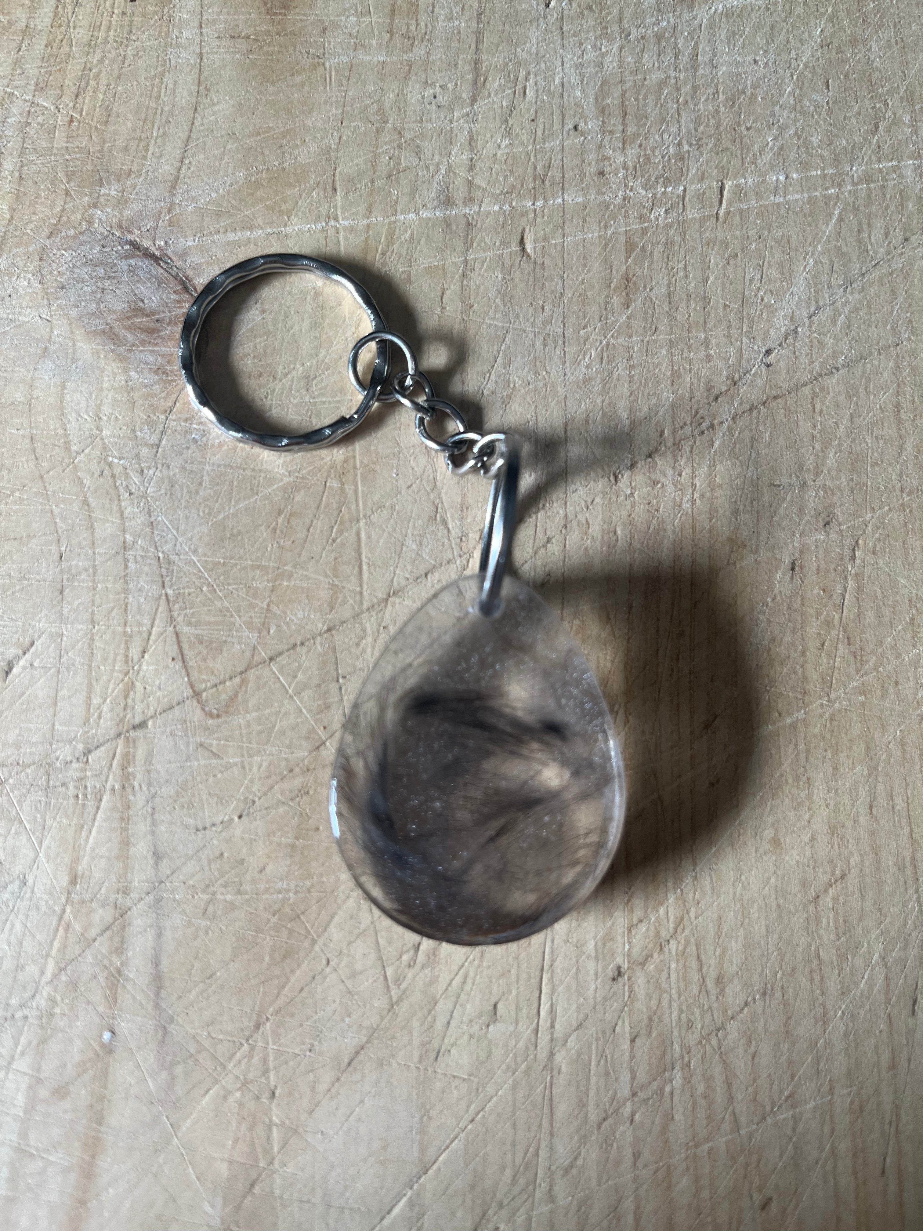 Teardrop Resin Pendant Keyring with Horse Hair Pet Fur/Ashes